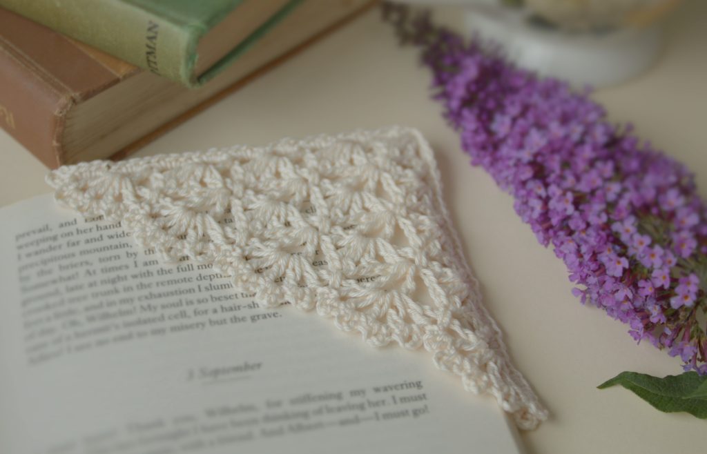 Crochet Lace Bookmark – Free Patterns