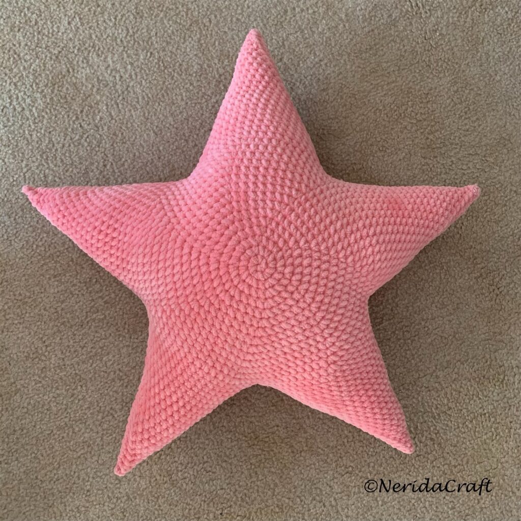 Crochet Star pillow - Free Pattern